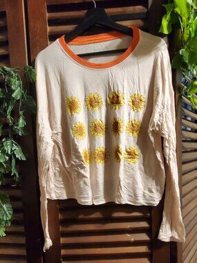 Rebellious One Sunflowers Contrast Trim Long Sleeve Tee Size L